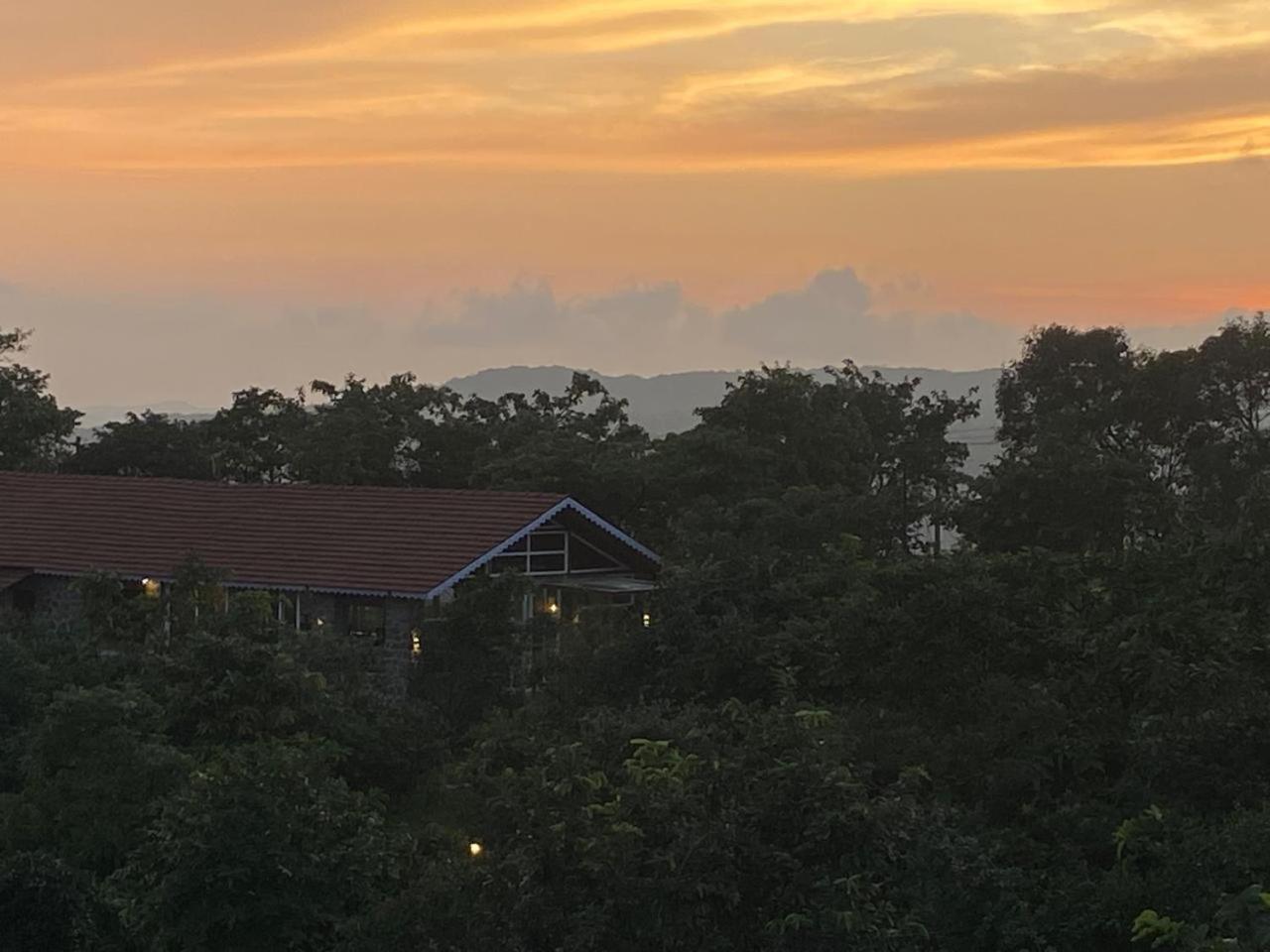 Eshi Resorts And Restaurant - Bhimashankars Jungle Luxury Resort Taleghar Kültér fotó