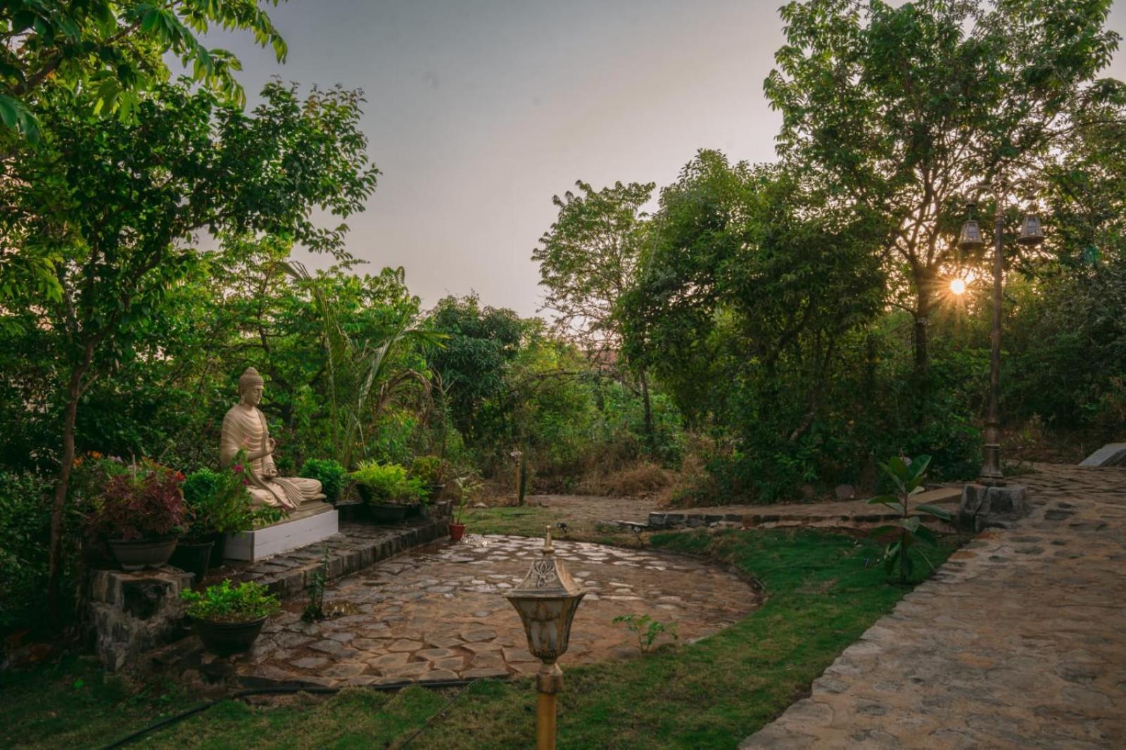 Eshi Resorts And Restaurant - Bhimashankars Jungle Luxury Resort Taleghar Kültér fotó