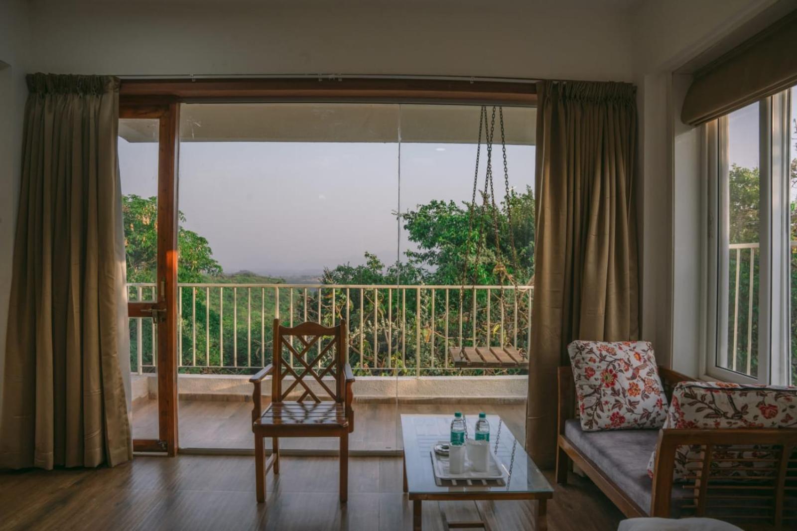 Eshi Resorts And Restaurant - Bhimashankars Jungle Luxury Resort Taleghar Kültér fotó
