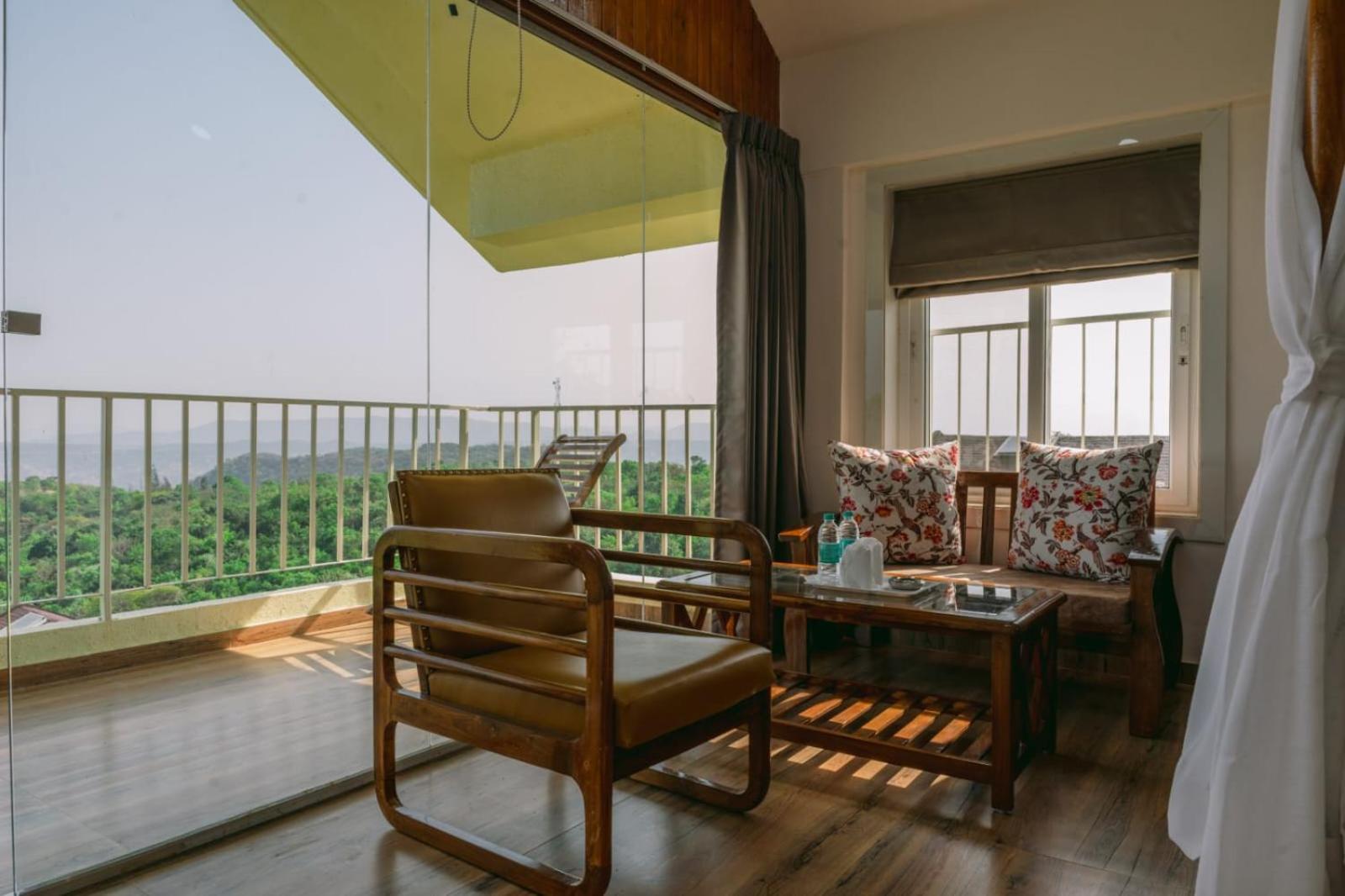 Eshi Resorts And Restaurant - Bhimashankars Jungle Luxury Resort Taleghar Kültér fotó