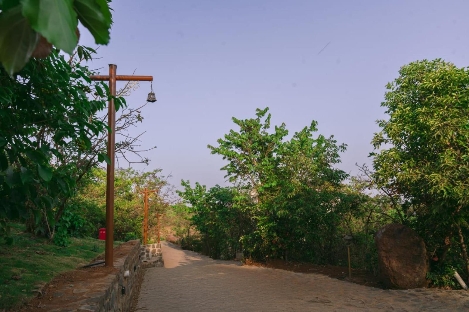 Eshi Resorts And Restaurant - Bhimashankars Jungle Luxury Resort Taleghar Kültér fotó
